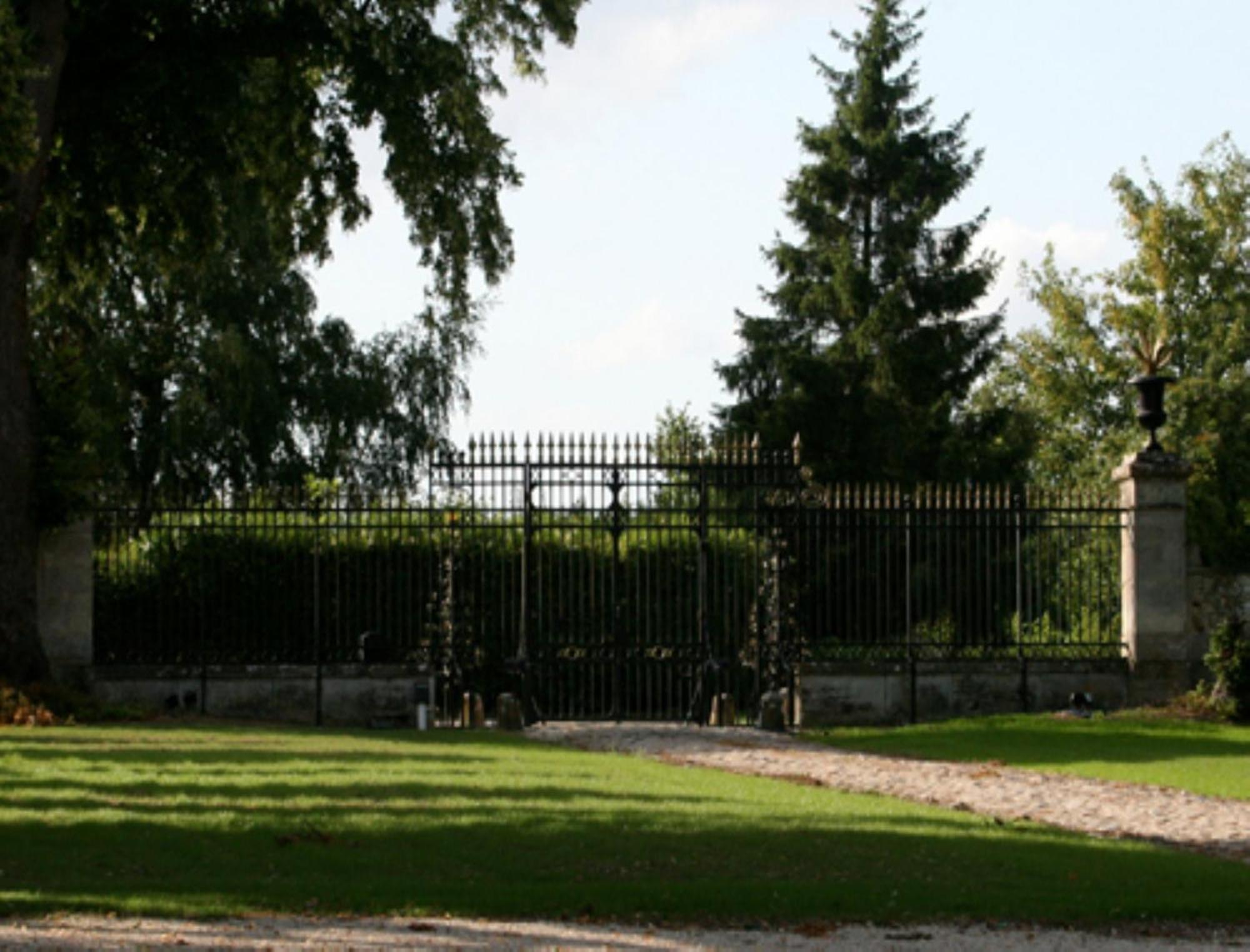 Chateau De Maudetour Exterior photo